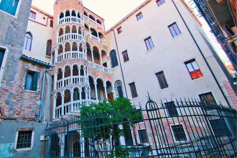 Scala Contarini del Bovolo