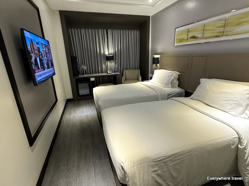 Belmont Hotel Manila standard twin room