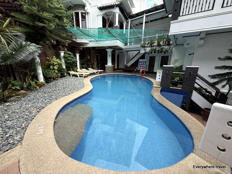 Coron Bancuang Mansion pool