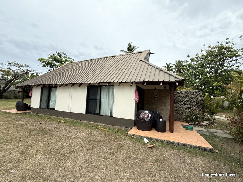 Mana Island Resort island bure