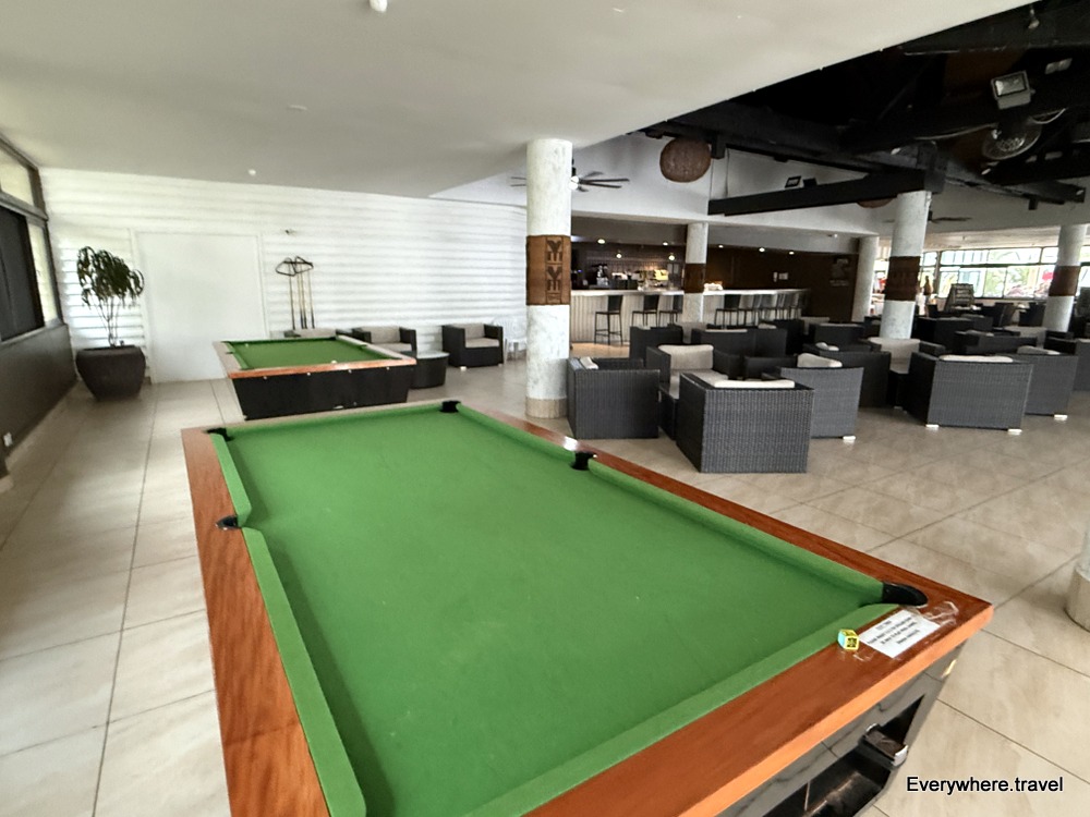 Mana Island Resort Mamanuca Lounge