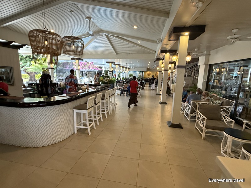 Fiji Gateway Hotel Bar and restaurant area